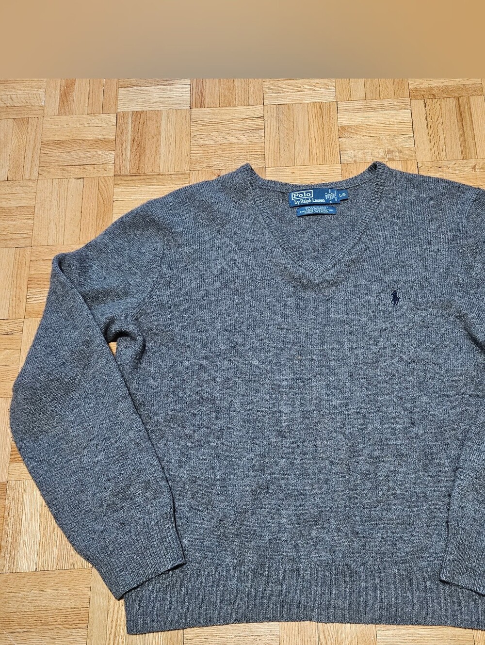 Polo by Ralph Lauren Men's Gray V-Neck Lamb Wool Sweater
